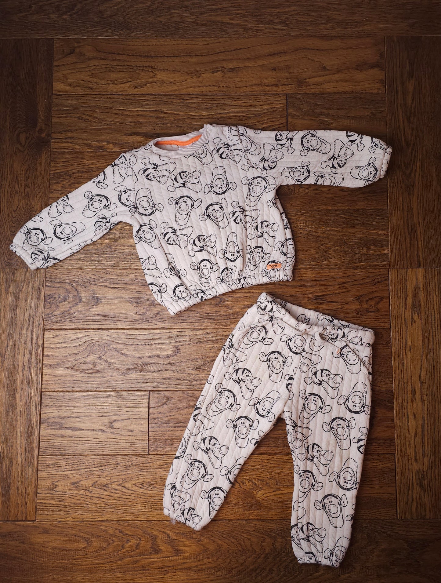 Tesco Disney Tigger Outfit Set 12-18 Months
