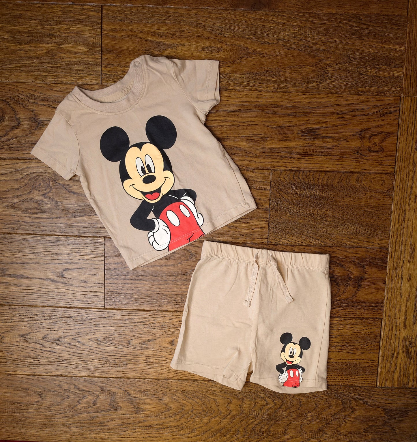 Primark Disney Mickey Mouse T-Shirt and Shorts Outfit Set 6-9 Months.