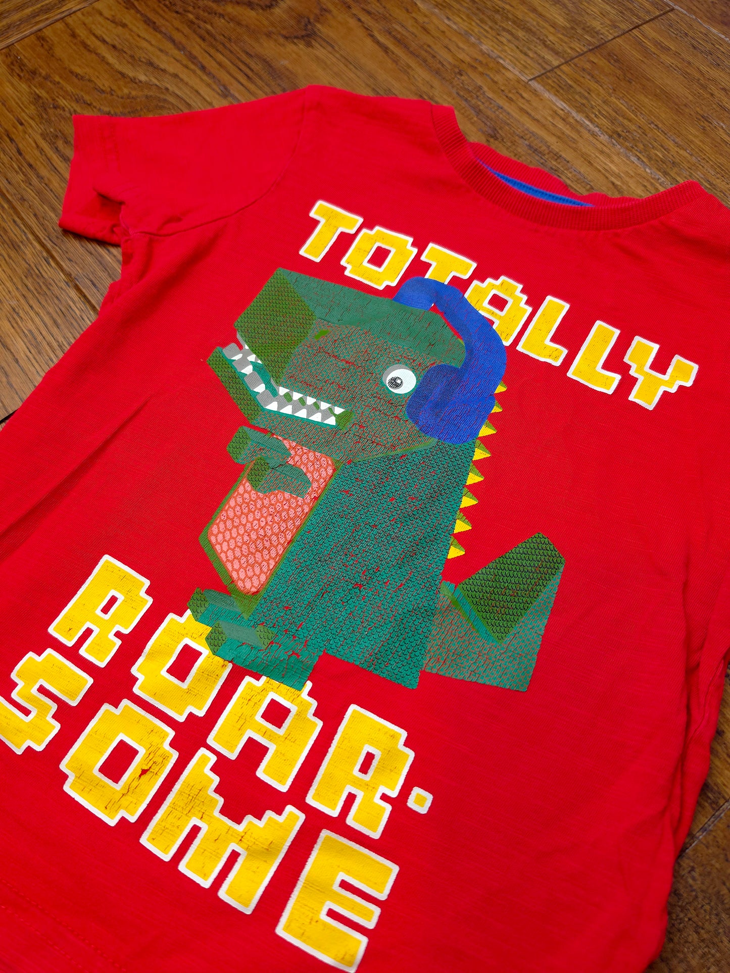 TU Totally Roarsome Dinosaur T-Shirt 2-3 Years.