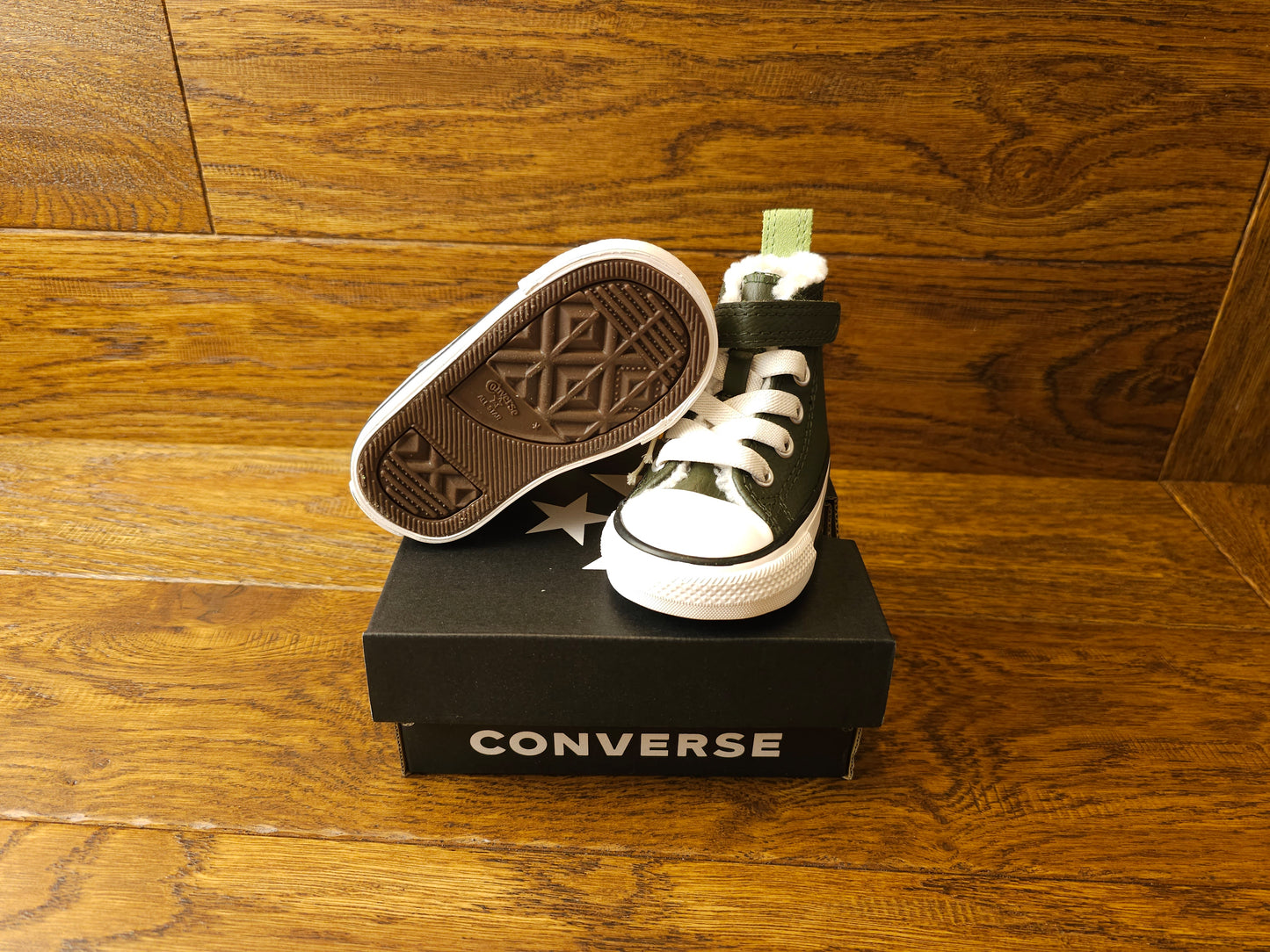 Converse Lined Leather Easy On Trainers UK 2 Infant, UK 3 Infant