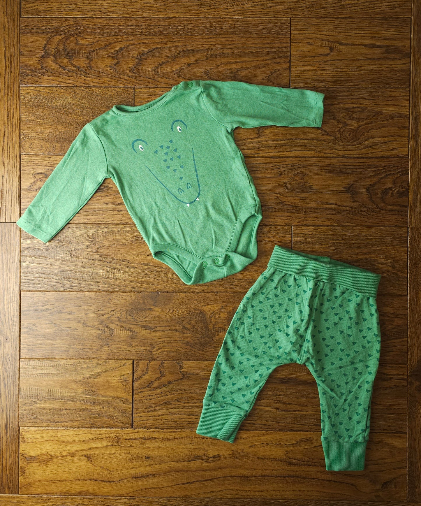 Mothercare Crocodile Outfit 3-6 Months