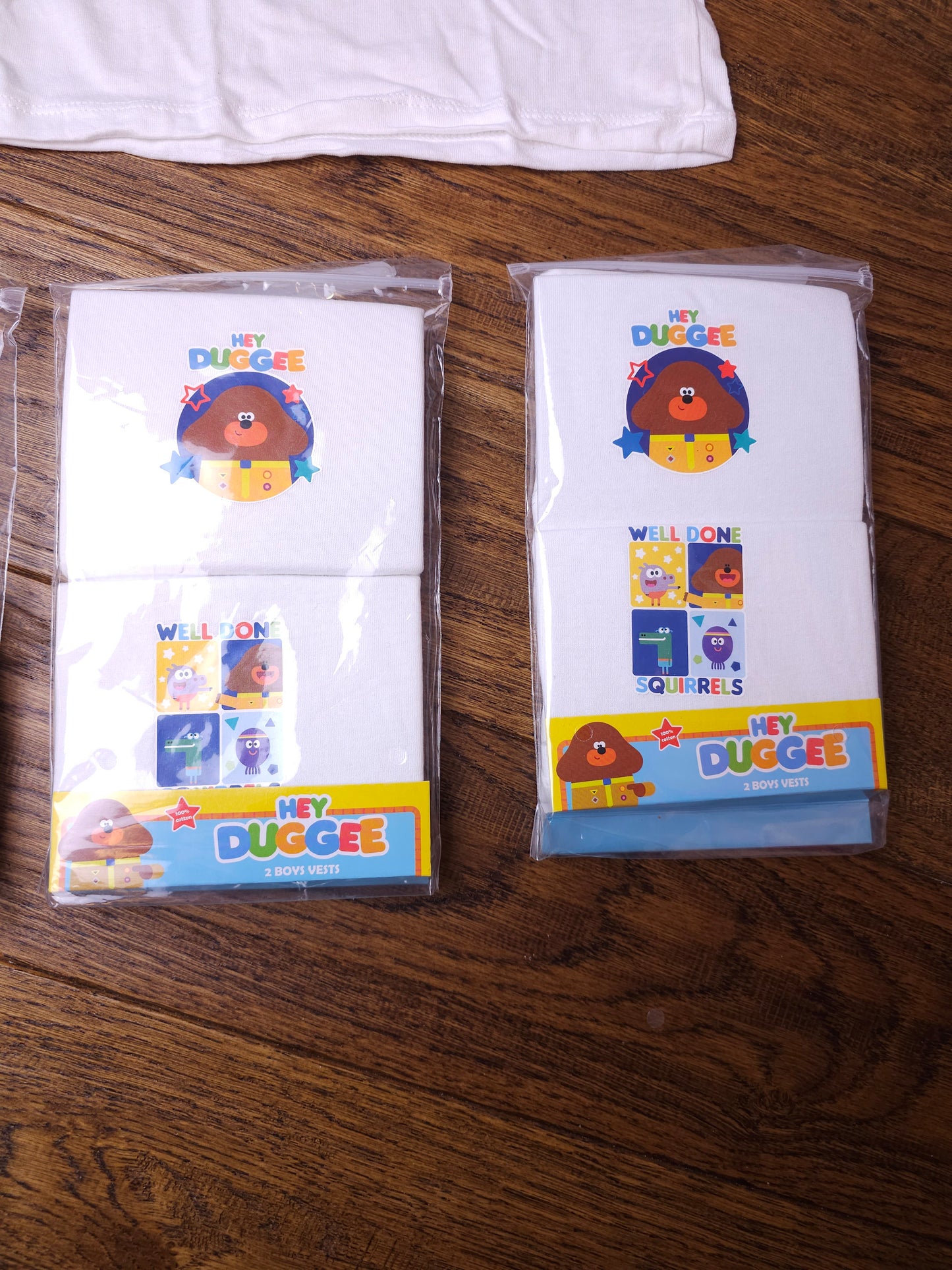 6x Official Hey Duggee Vests 3-4 Years