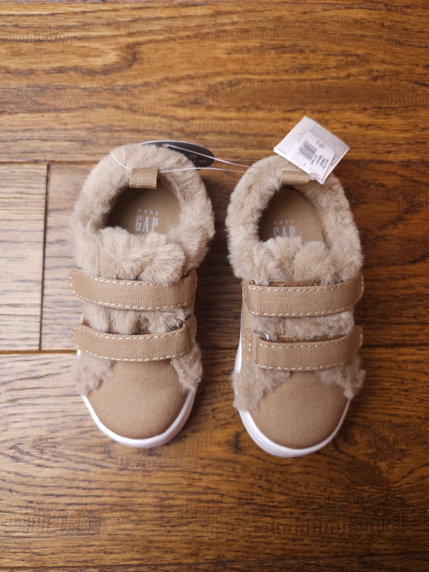 GAP Faux Fur Lined Velcro Fasten Memory Foam Trainers UK 6 Infant