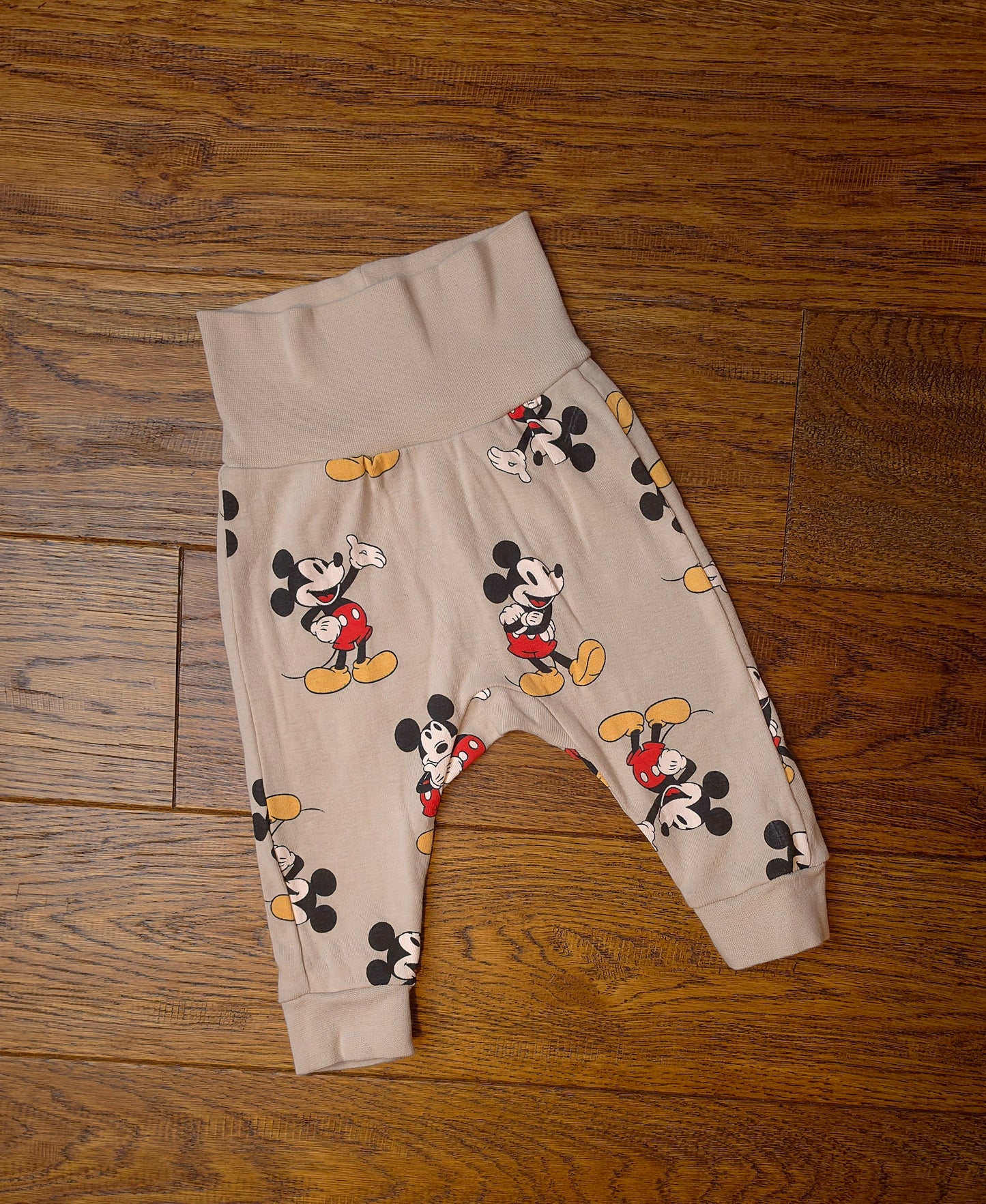 H&M Disney Mickey Mouse Leggings 2-4 Months.