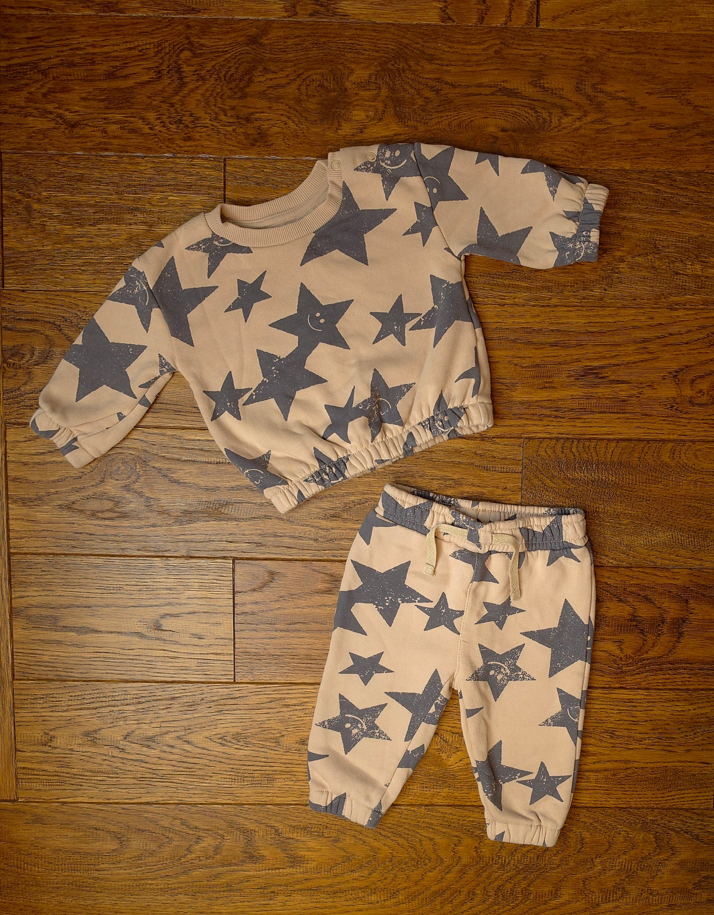 Primark Star Sweatshirt and Bottoms Outfit Set 3-6 Months.