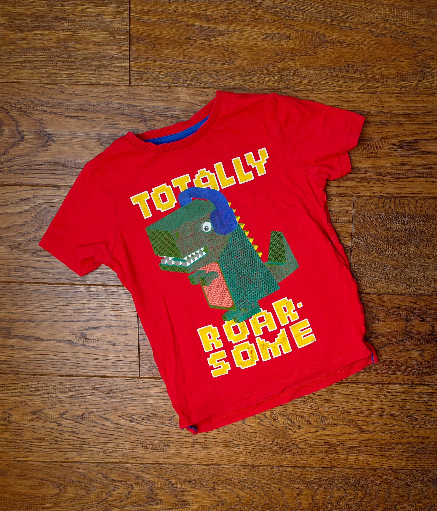 TU Totally Roarsome Dinosaur T-Shirt 2-3 Years.
