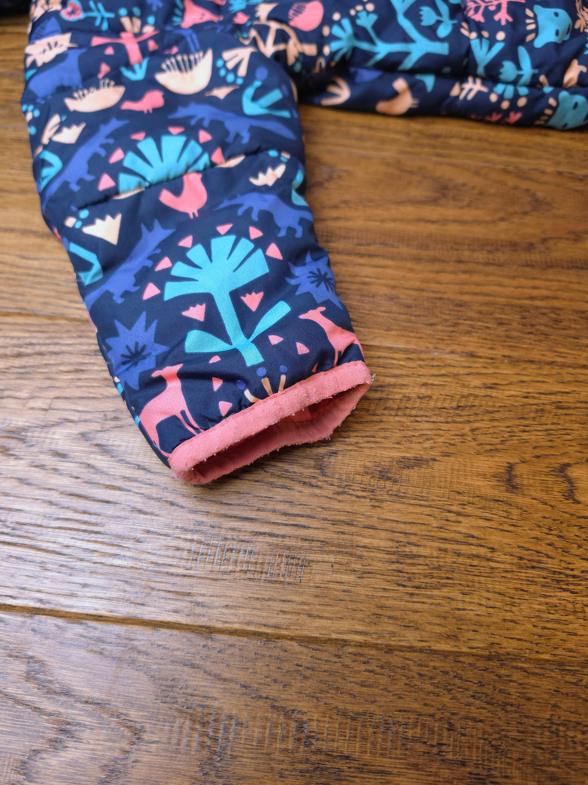 Colombia Down Filled Woodland Print Snowsuit Pramsuit With Hand and Foot Covers 12-18 Months.