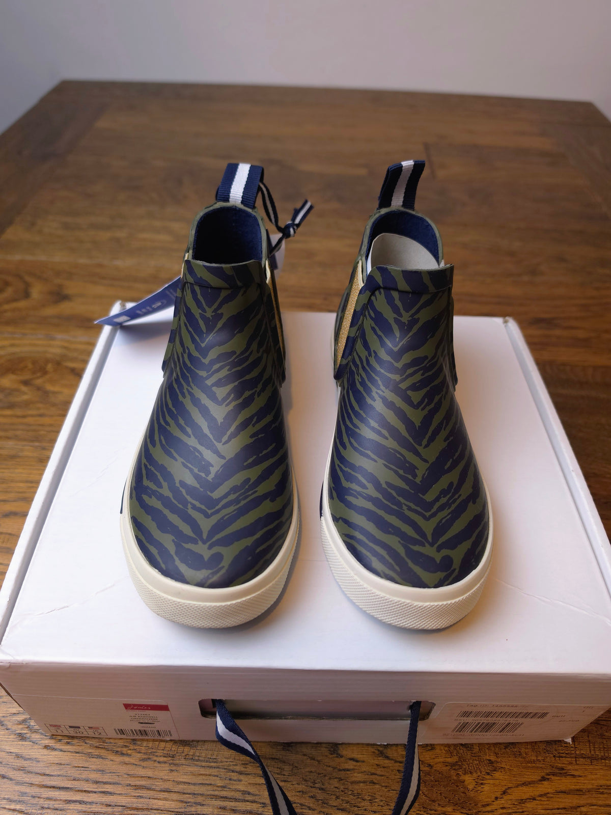 Joules Rainwell Zebra Stripe Welly Boot Shoes UK 11 Child.