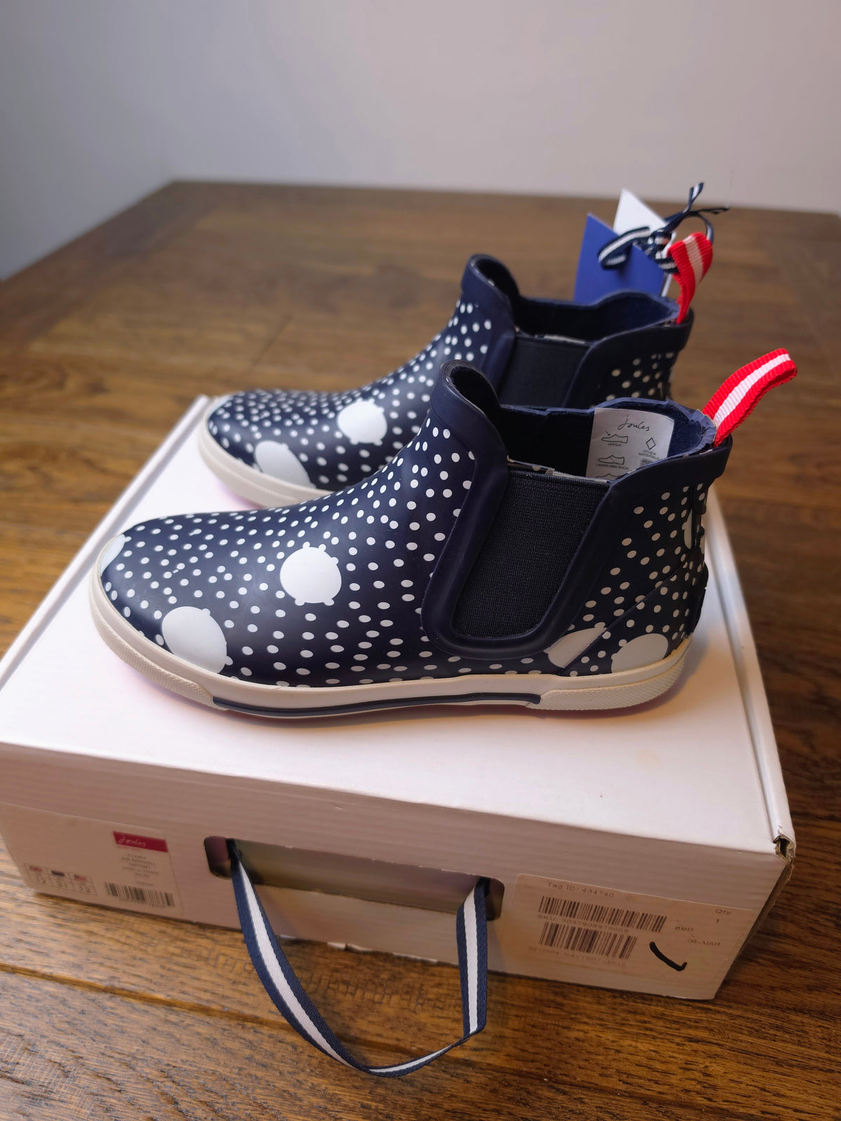 Joules Rainwell Spotty Welly Boot Shoes UK 12 Child.